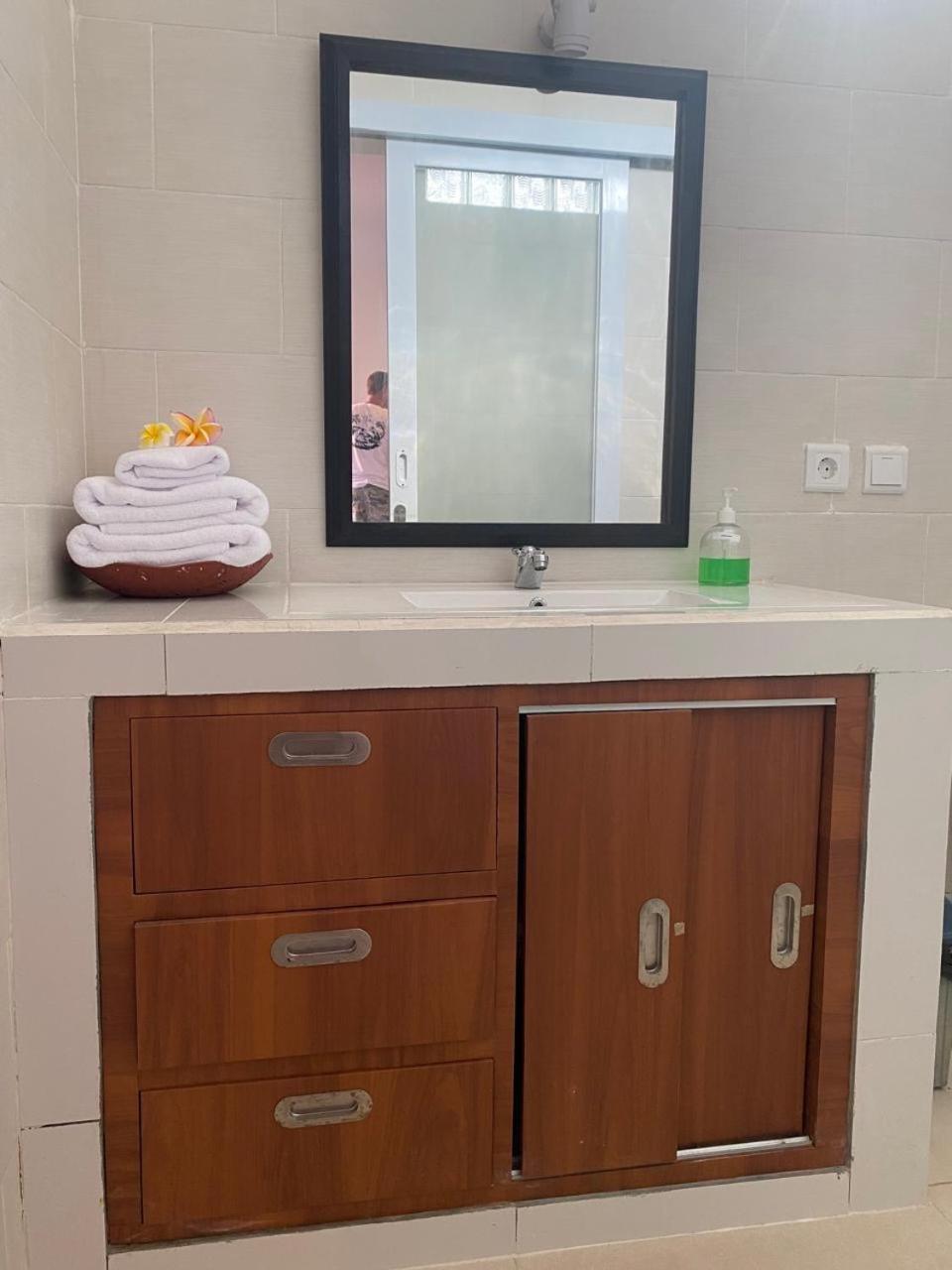 Manis Guest House سمينياك المظهر الخارجي الصورة