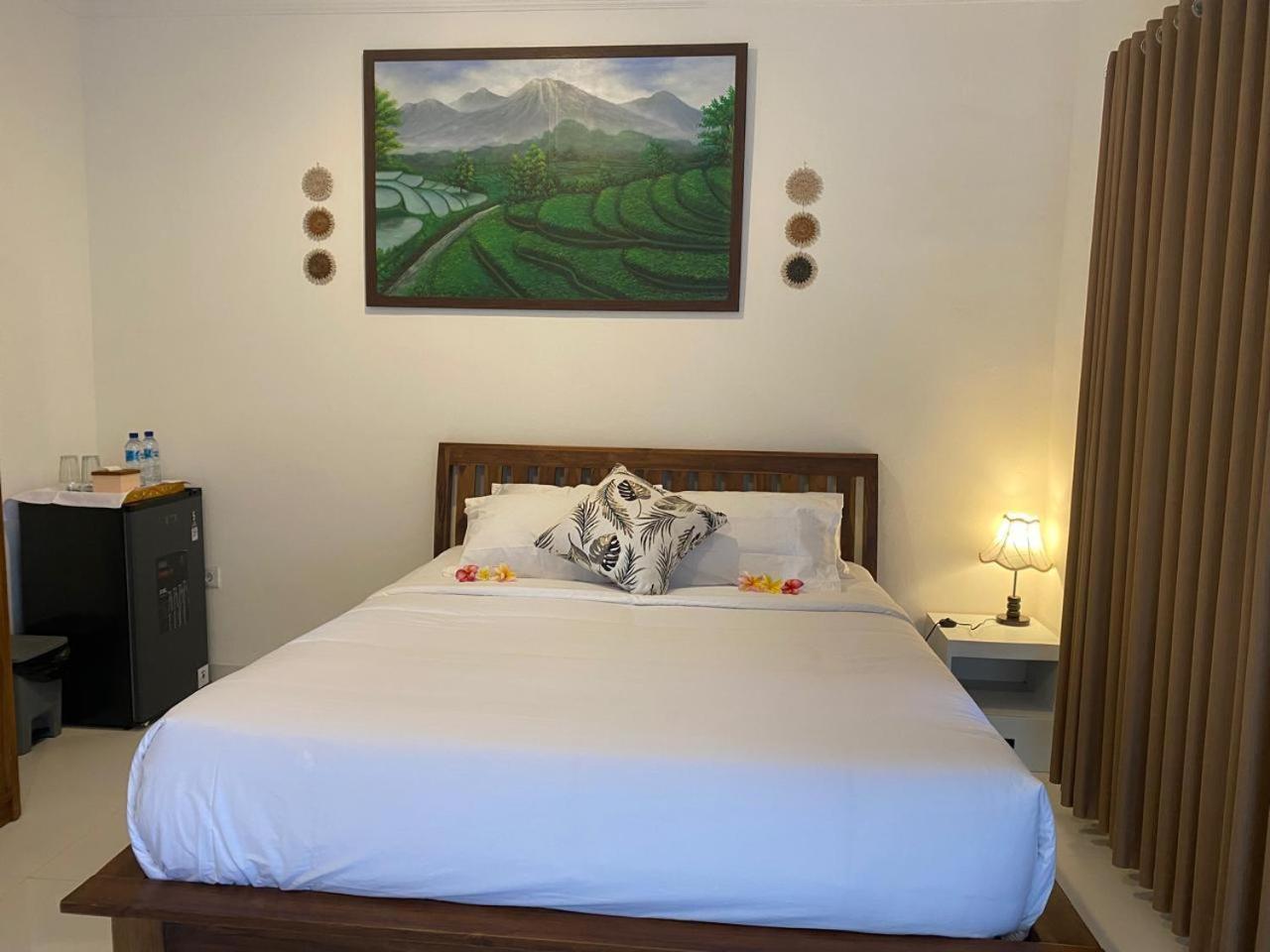 Manis Guest House سمينياك الغرفة الصورة